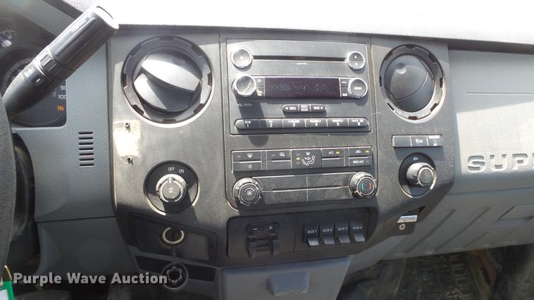 image for item DE7208 2013 Ford F250 Super Duty SuperCab pickup truck