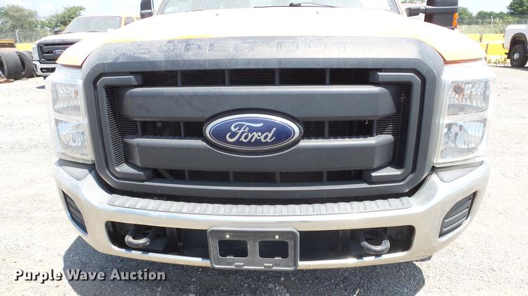 image for item DE7208 2013 Ford F250 Super Duty SuperCab pickup truck