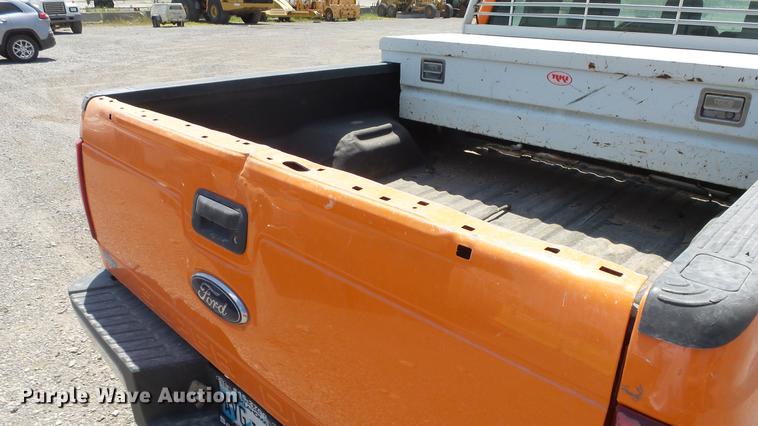 image for item DE7208 2013 Ford F250 Super Duty SuperCab pickup truck