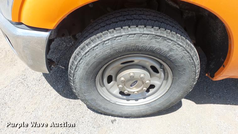 image for item DE7208 2013 Ford F250 Super Duty SuperCab pickup truck