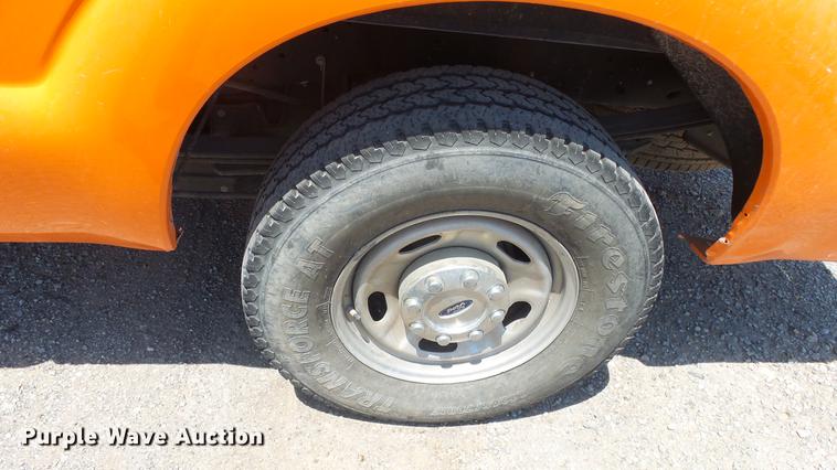 image for item DE7208 2013 Ford F250 Super Duty SuperCab pickup truck