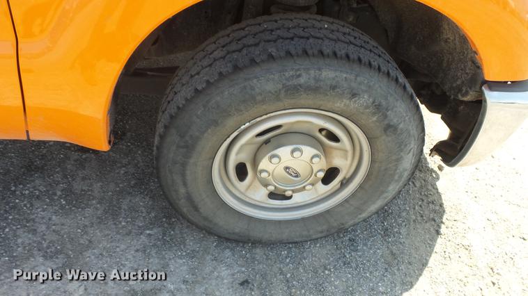 image for item DE7208 2013 Ford F250 Super Duty SuperCab pickup truck