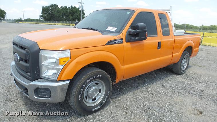 image for item DE7209 2013 Ford F250 Super Duty SuperCab pickup truck