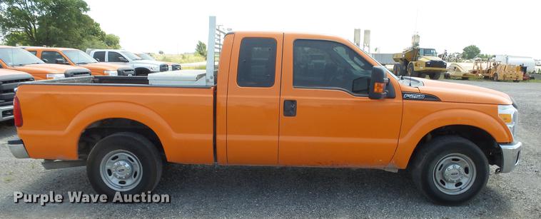 image for item DE7209 2013 Ford F250 Super Duty SuperCab pickup truck