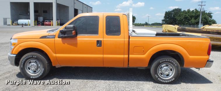 image for item DE7209 2013 Ford F250 Super Duty SuperCab pickup truck