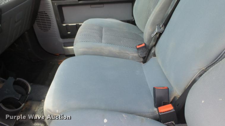 image for item DE7209 2013 Ford F250 Super Duty SuperCab pickup truck