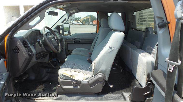 image for item DE7209 2013 Ford F250 Super Duty SuperCab pickup truck