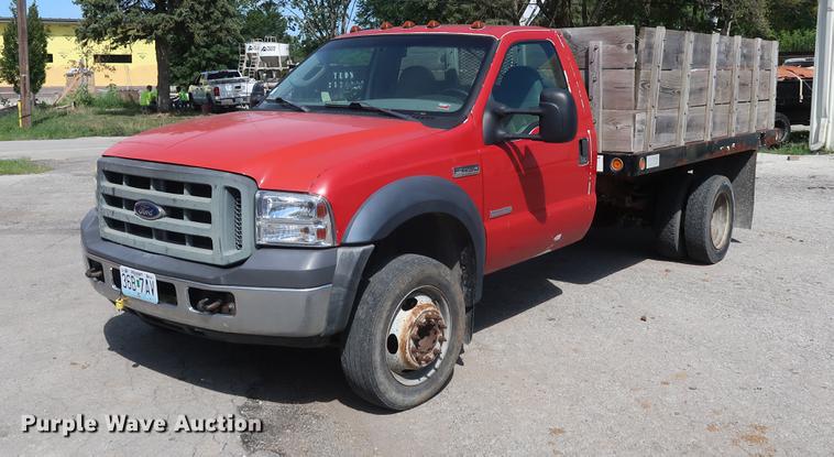 image for item DF2314 2006 Ford F450 Super Duty flatbed truck