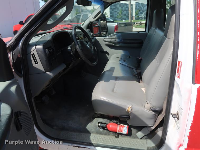 image for item DF2314 2006 Ford F450 Super Duty flatbed truck