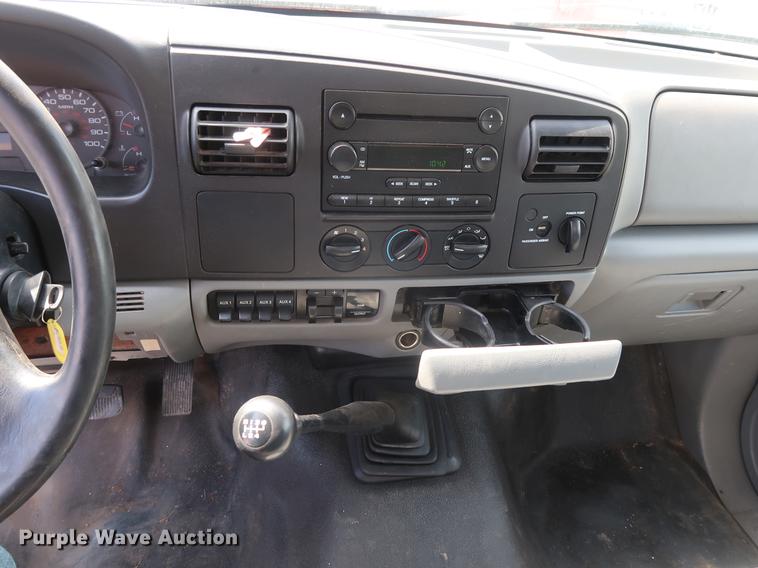 image for item DF2314 2006 Ford F450 Super Duty flatbed truck