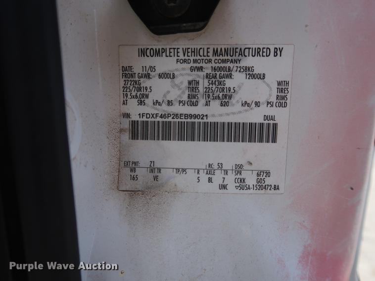 image for item DF2314 2006 Ford F450 Super Duty flatbed truck