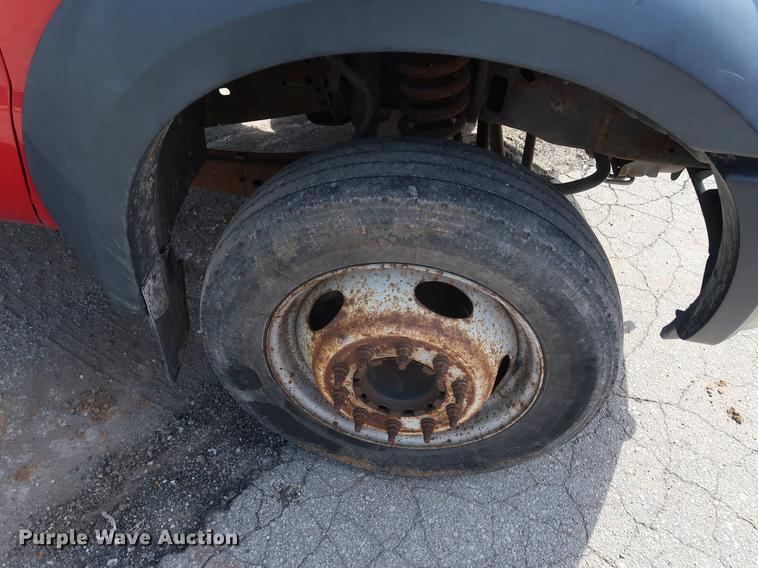 image for item DF2314 2006 Ford F450 Super Duty flatbed truck