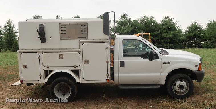image for item DF2317 2000 Ford F450 Super Duty utility truck