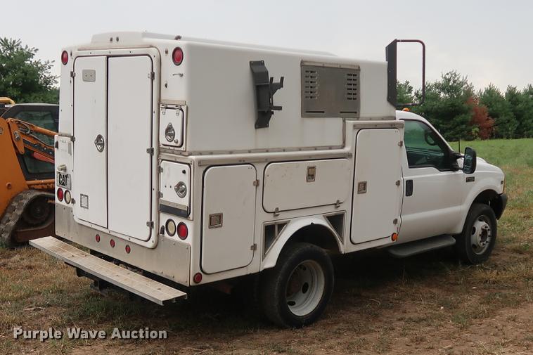 image for item DF2317 2000 Ford F450 Super Duty utility truck