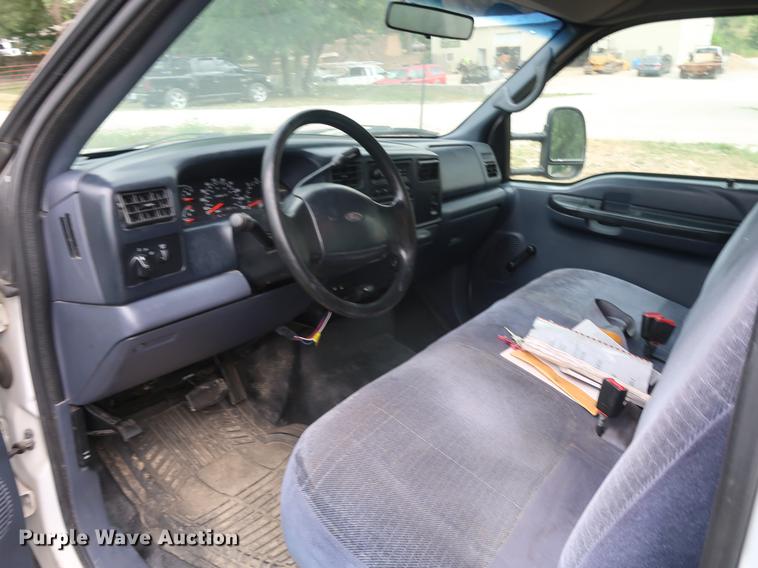 image for item DF2317 2000 Ford F450 Super Duty utility truck