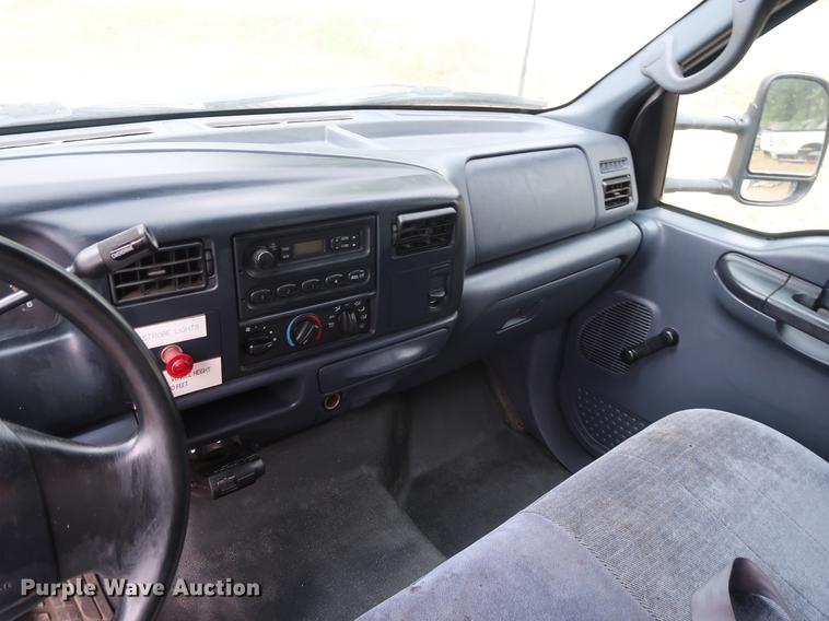 image for item DF2317 2000 Ford F450 Super Duty utility truck