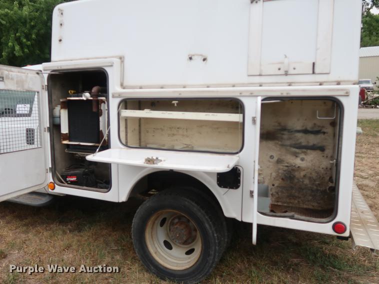 image for item DF2317 2000 Ford F450 Super Duty utility truck