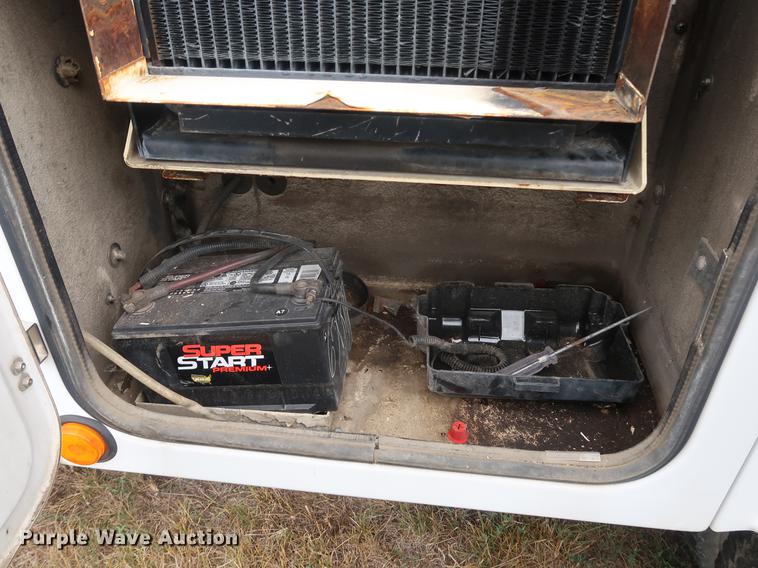 image for item DF2317 2000 Ford F450 Super Duty utility truck