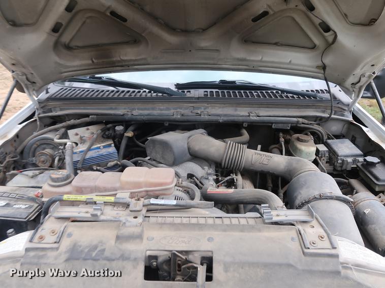 image for item DF2317 2000 Ford F450 Super Duty utility truck