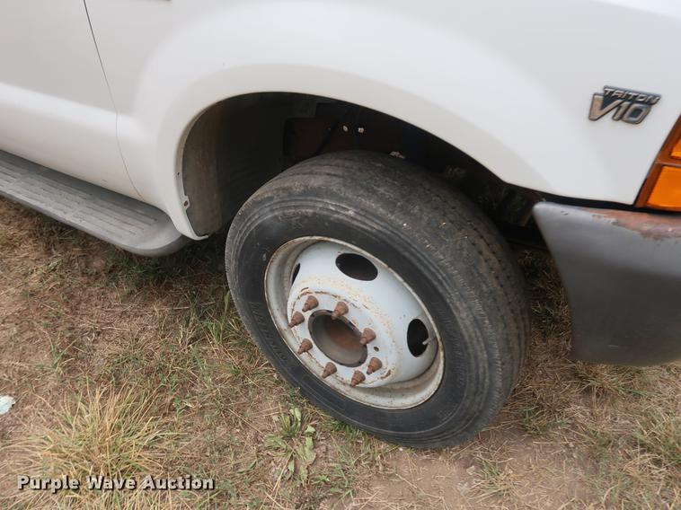 image for item DF2317 2000 Ford F450 Super Duty utility truck