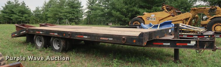 image for item DF2320 1999 Towmaster Contrail equipment trailer