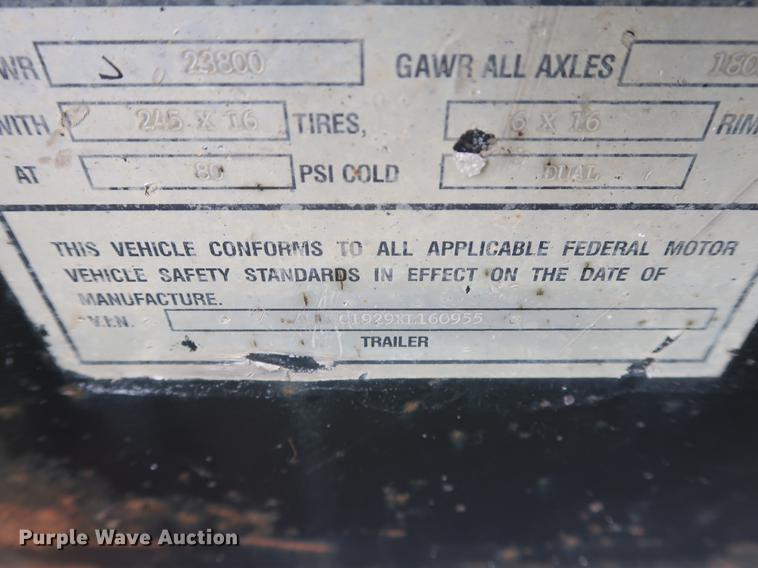 image for item DF2320 1999 Towmaster Contrail equipment trailer