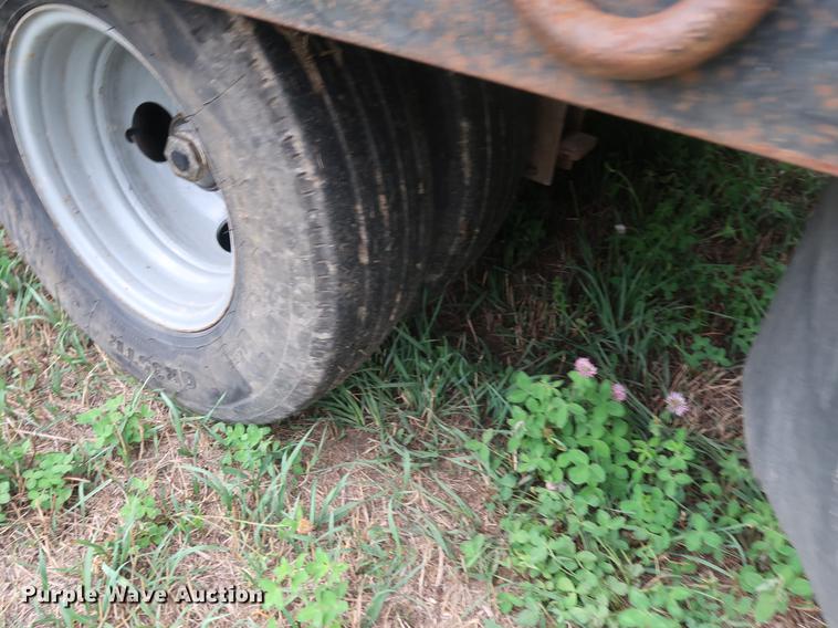 image for item DF2320 1999 Towmaster Contrail equipment trailer