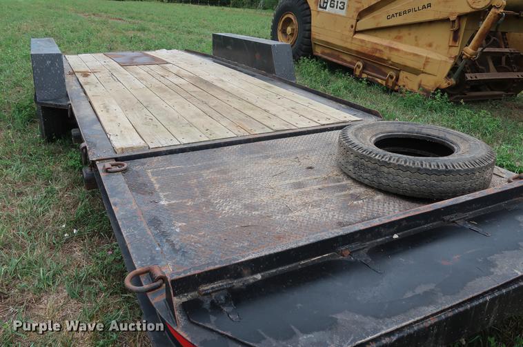 image for item DF2321 2003 Towmaster tilt deck equipment trailer