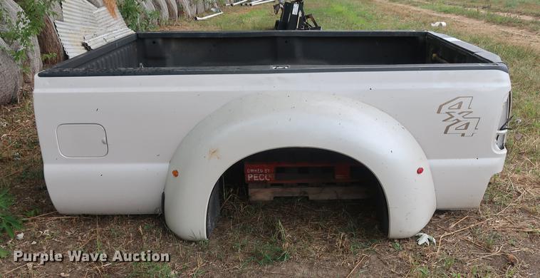 image for item DF2323 Ford F350 pickup truck bed