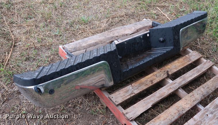 image for item DF2323 Ford F350 pickup truck bed