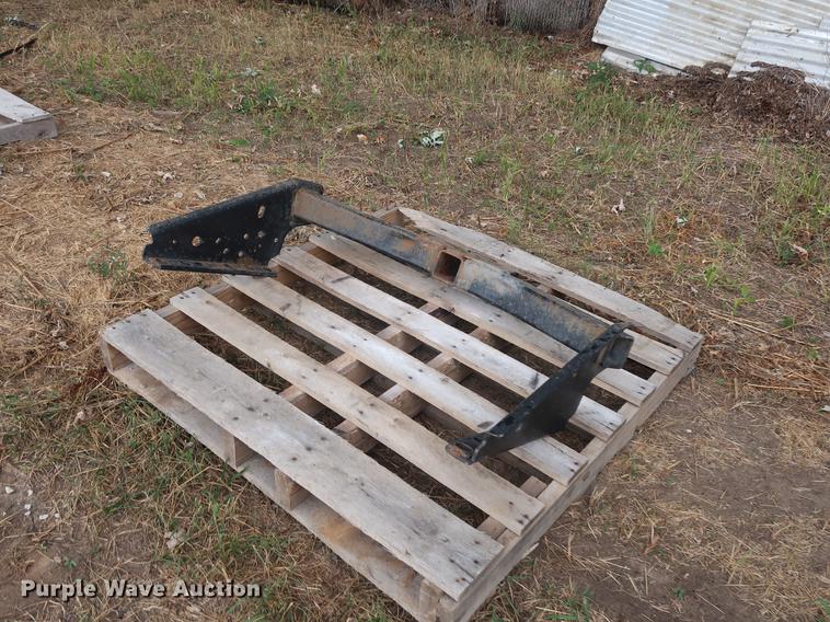 image for item DF2324 Receiver hitch and gooseneck plate