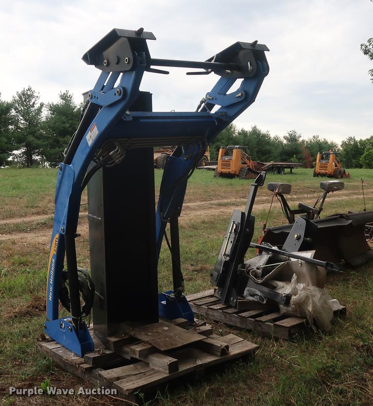 image for item DF2328 New Holland 270TL loader