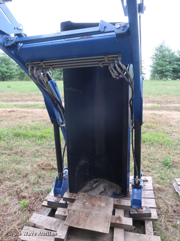 image for item DF2328 New Holland 270TL loader