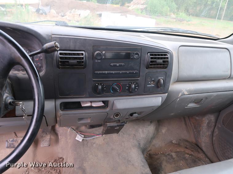 image for item DF2329 2005 Ford F550 utility truck