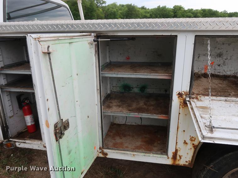 image for item DF2329 2005 Ford F550 utility truck