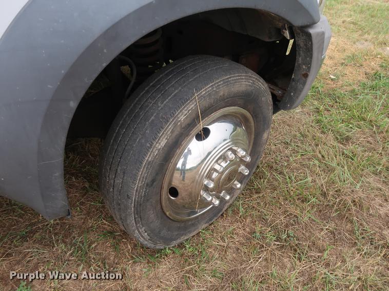 image for item DF2329 2005 Ford F550 utility truck