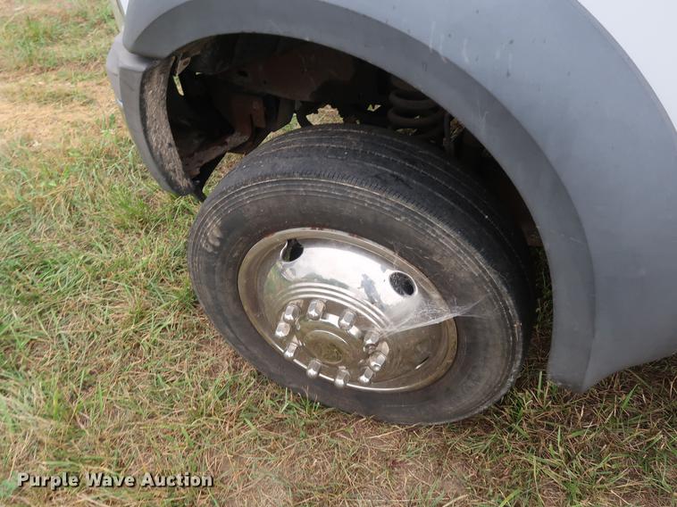 image for item DF2329 2005 Ford F550 utility truck