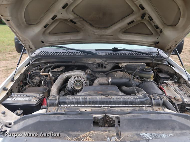 image for item DF2329 2005 Ford F550 utility truck