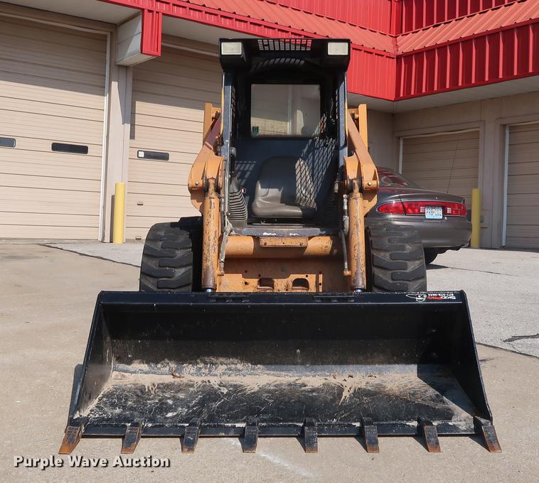 image for item DF2336 2003 Case 70XT skid steer
