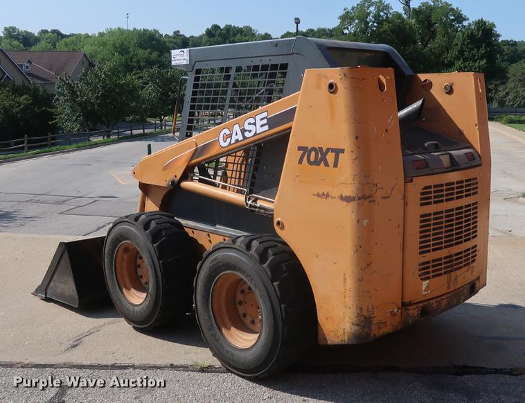 image for item DF2336 2003 Case 70XT skid steer