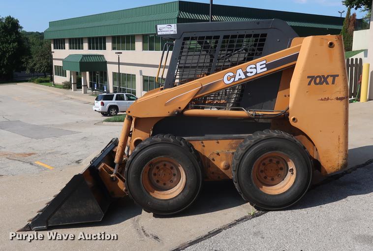 image for item DF2336 2003 Case 70XT skid steer