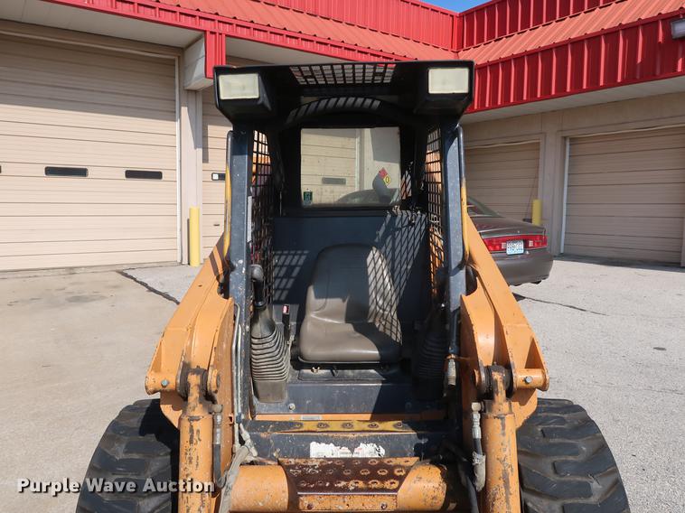 image for item DF2336 2003 Case 70XT skid steer