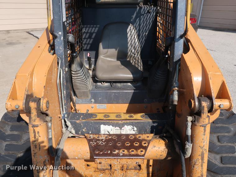 image for item DF2336 2003 Case 70XT skid steer