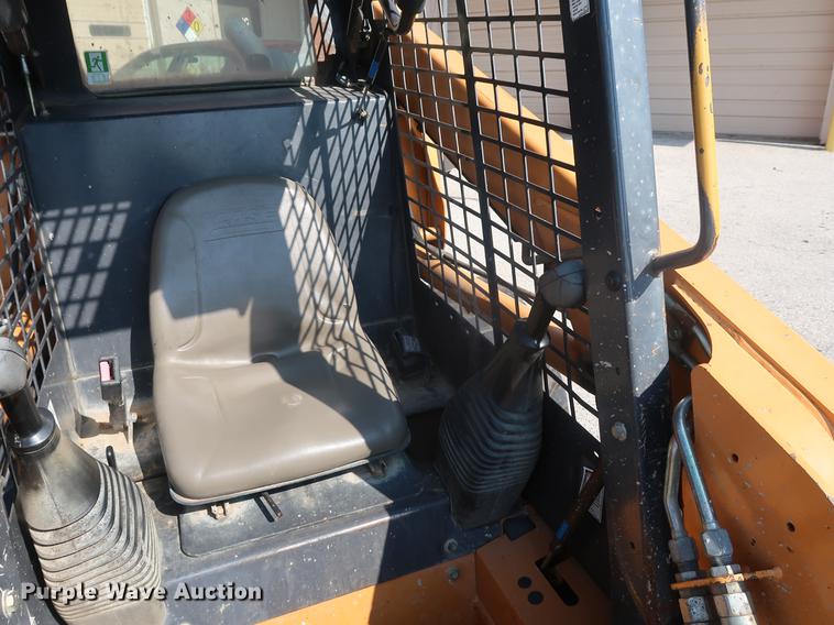 image for item DF2336 2003 Case 70XT skid steer