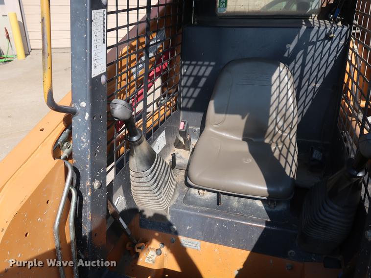 image for item DF2336 2003 Case 70XT skid steer