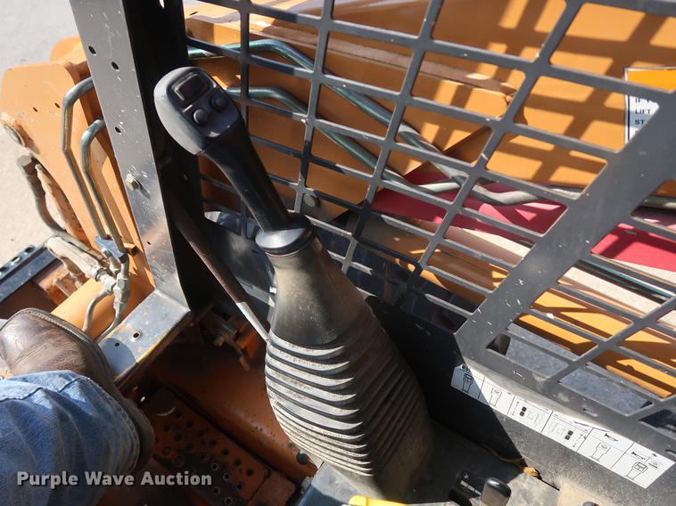 image for item DF2336 2003 Case 70XT skid steer