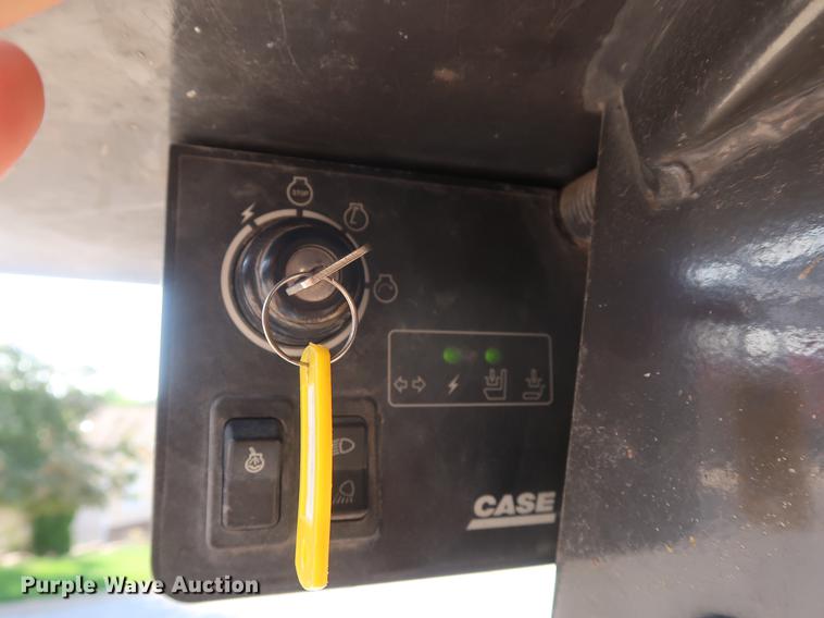 image for item DF2336 2003 Case 70XT skid steer