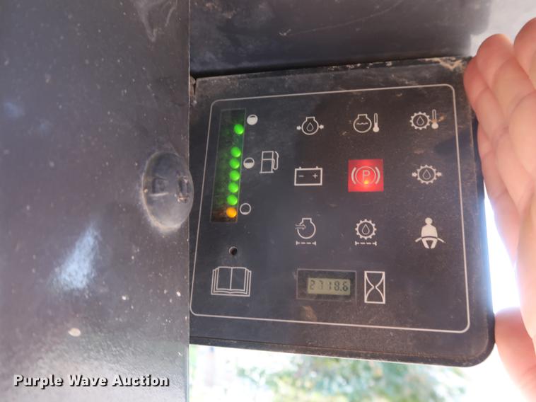 image for item DF2336 2003 Case 70XT skid steer