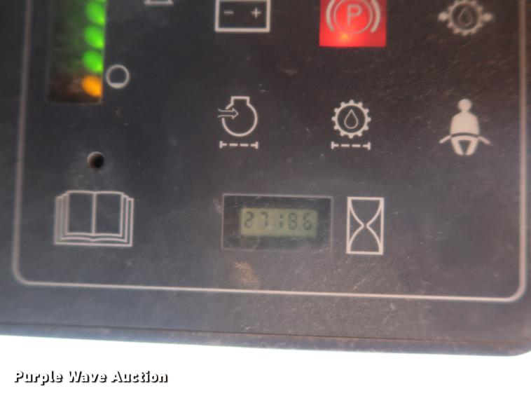 image for item DF2336 2003 Case 70XT skid steer