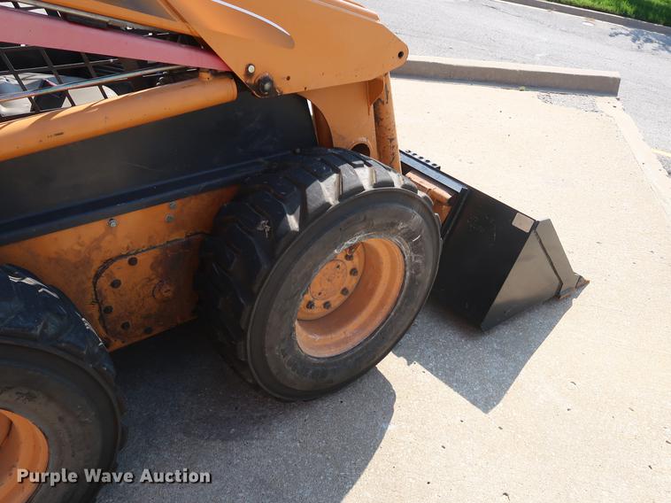 image for item DF2336 2003 Case 70XT skid steer